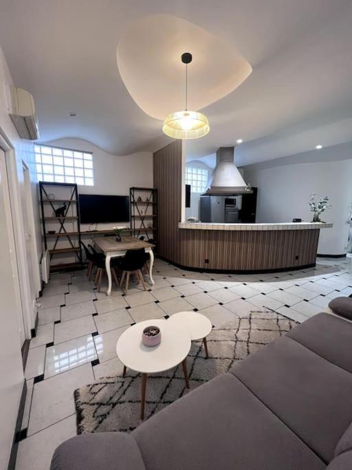 Stea Guesthouse Proche Paris Вилньов-льо-Роа Екстериор снимка