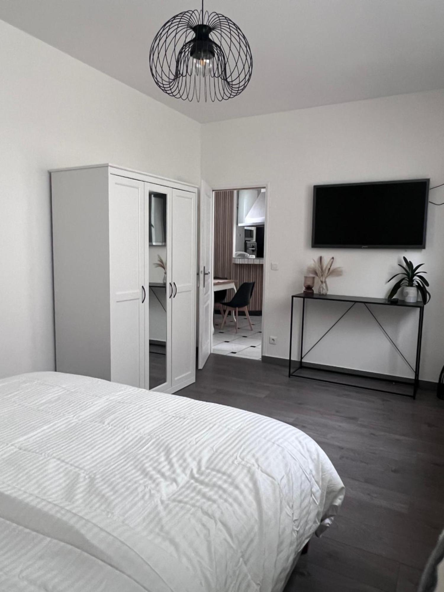 Stea Guesthouse Proche Paris Вилньов-льо-Роа Екстериор снимка