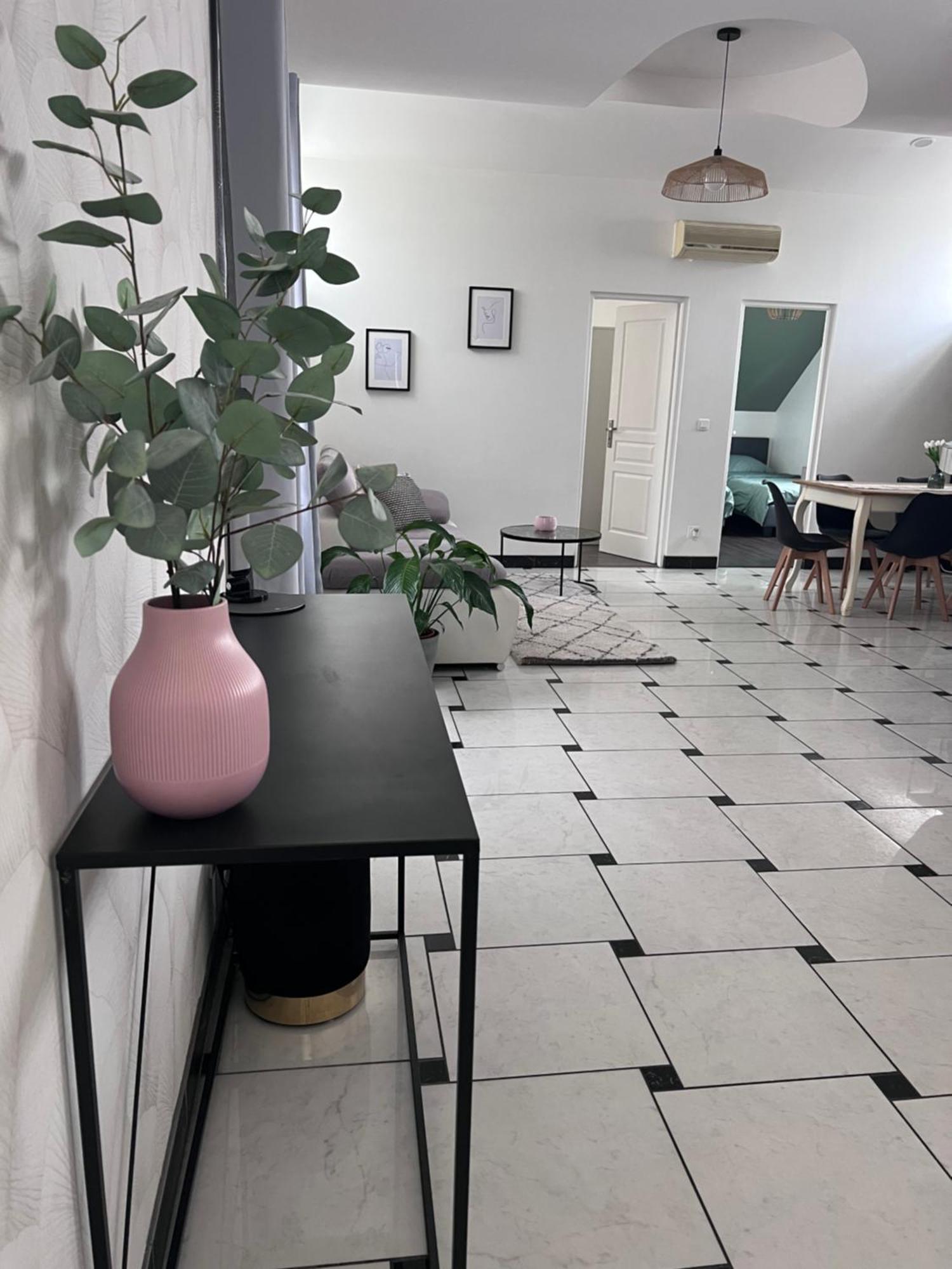 Stea Guesthouse Proche Paris Вилньов-льо-Роа Екстериор снимка